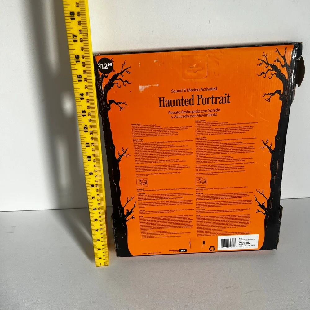 Walmart Haunted Portrait Sound Motion Activated Light Up Halloween Decor 61320